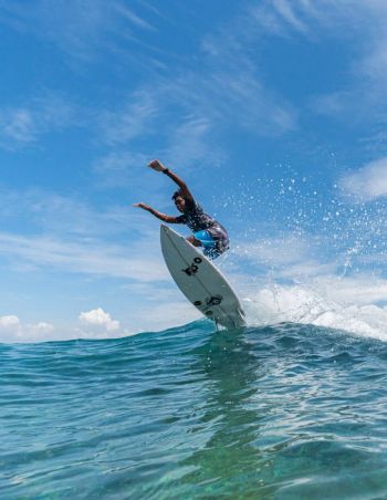 The list of great surfing spots in Spain. Weather features and best time to travel