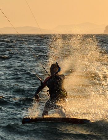 The list of kitesurfing spots where you can kite all year round