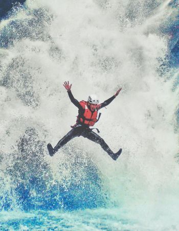 "I make decisions based on weather changes". Meet Taiwanese yacht instructor Rekzen and his safety tips