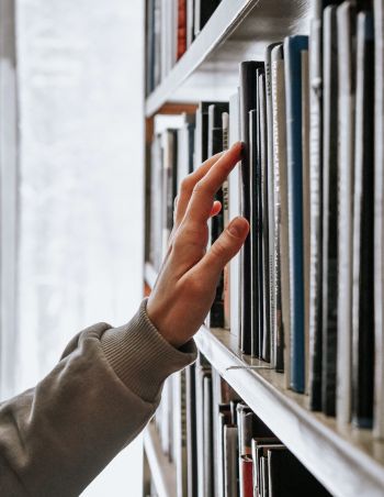 What to read about wind. Five books for a better understanding of the most interesting weather phenomenon