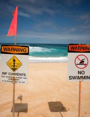 Rip currents. How do the occur? How to stay safe?