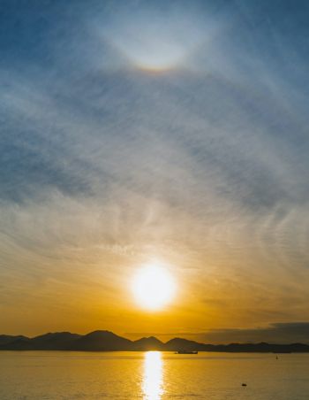 Why do we see a circle around the sun? Halo's simple explanation