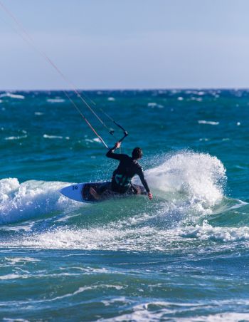 Where to kitesurf in March