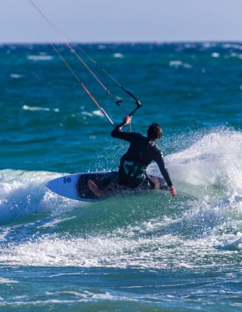 The list of the top kitesurfing spots in Europe by month for beginners and advanced sportsmen