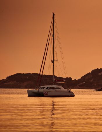 Review of sport centerboard boats and catamarans: types, sizes, history